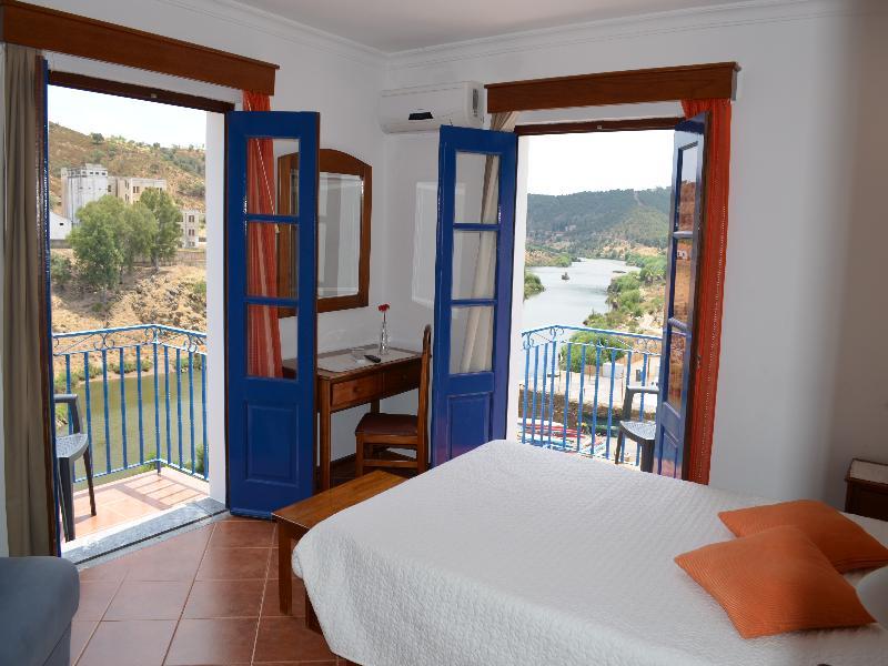 Beira Rio Hotel Mertola Exterior photo