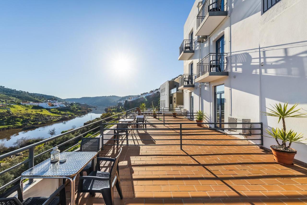 Beira Rio Hotel Mertola Exterior photo